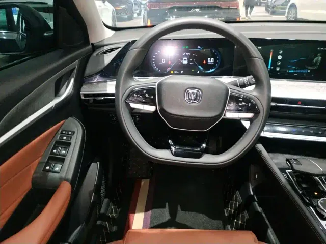 Changan Eado — Фото автомобиля 10