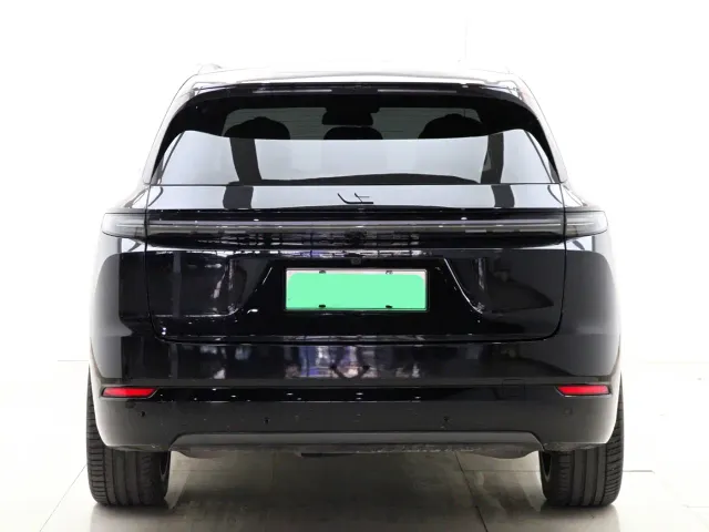 Li Auto L7 — Фото автомобиля 10