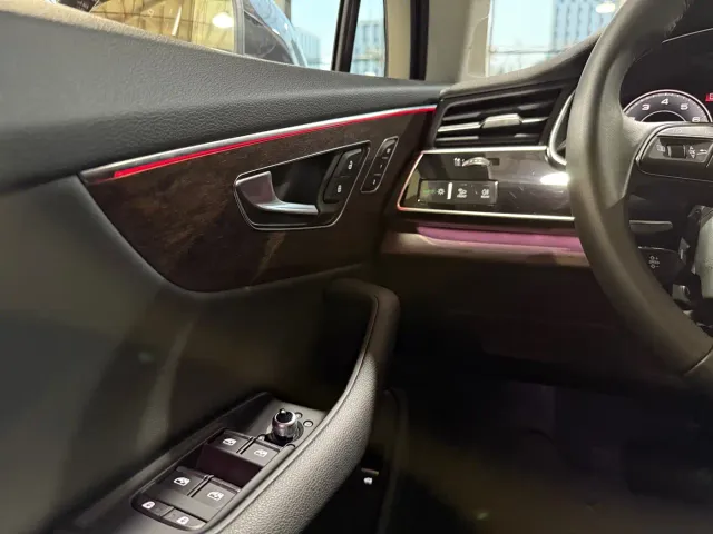Audi Q7 — Фото автомобиля 14