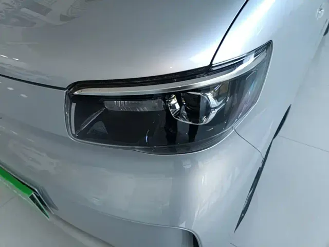 Wuling Zhiguang NEV — Фото автомобиля 23
