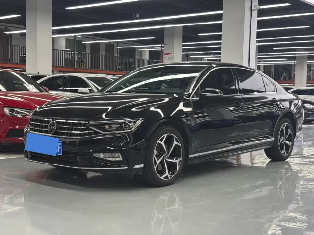 Фотография автомобиля — Volkswagen Magotan