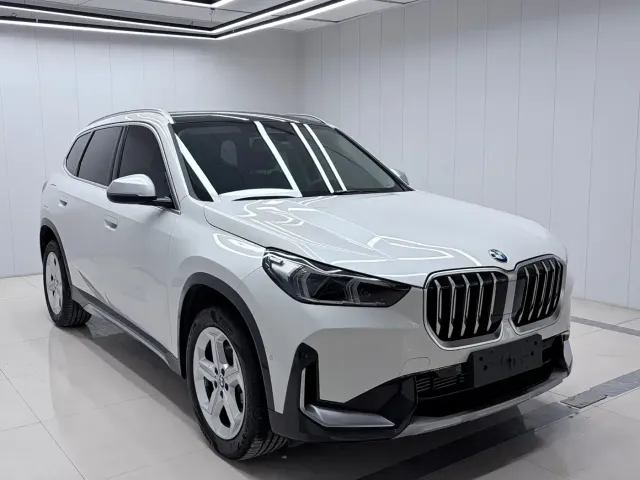 BMW BMW X1 2023 sDrive20Li X Design Package — Фото автомобиля 3