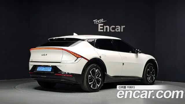 Kia EV6 — Фото автомобиля 2