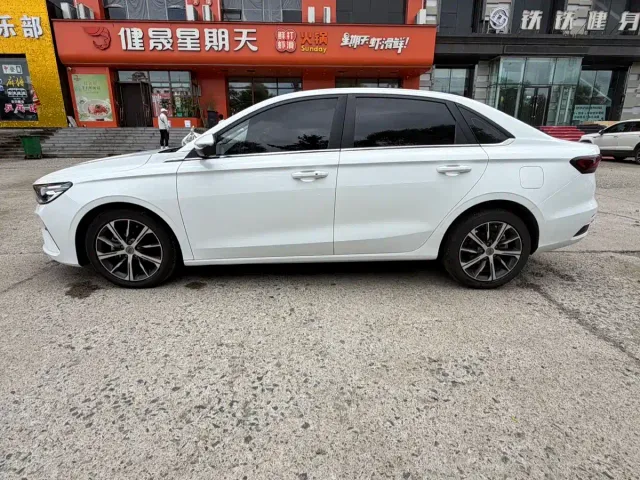Geely Emgrand — Фото автомобиля 8