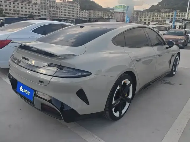 Xiaomi SU7 — Фото автомобиля 3