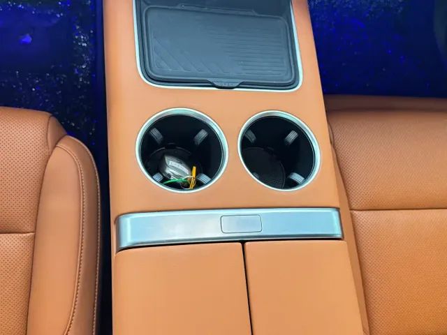 Li Auto L7 — Фото автомобиля 7
