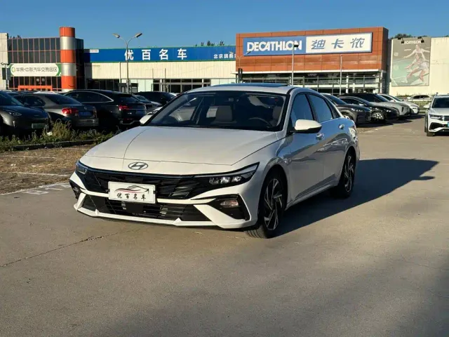 Фотография автомобиля — Hyundai Elantra