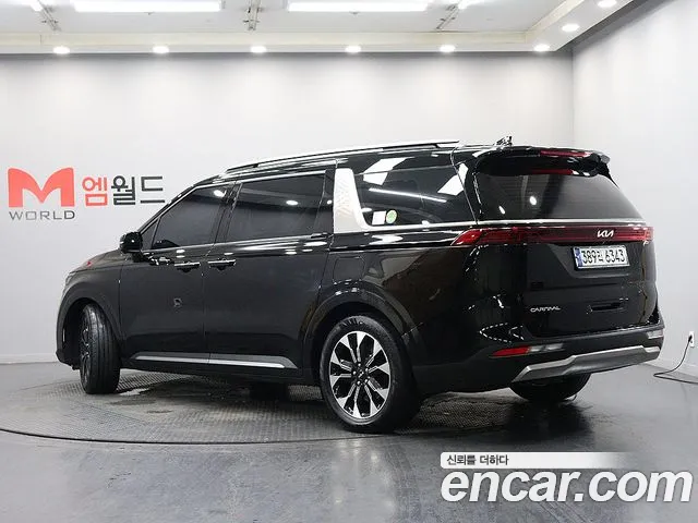 Kia Carnival Generation 4 — Фото автомобиля 4