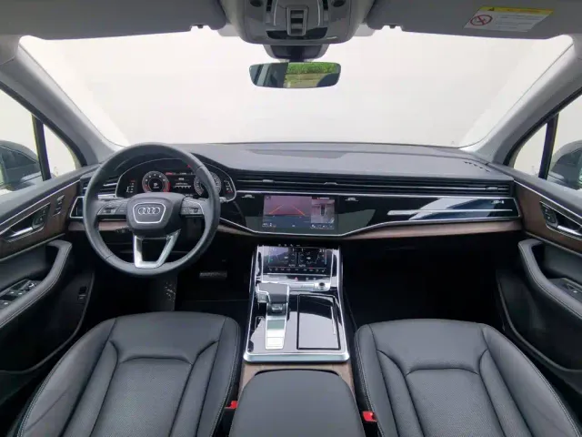 Audi Q7 — Фото автомобиля 22