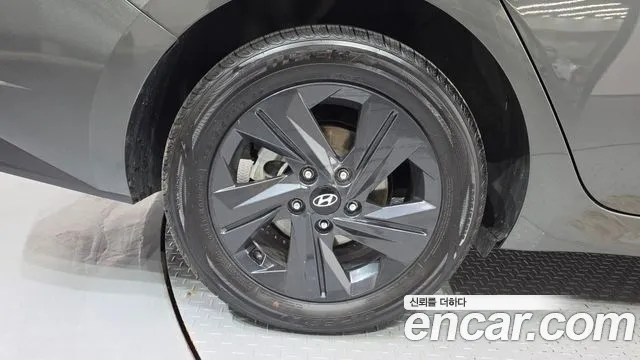 Hyundai Avante — Фото автомобиля 5