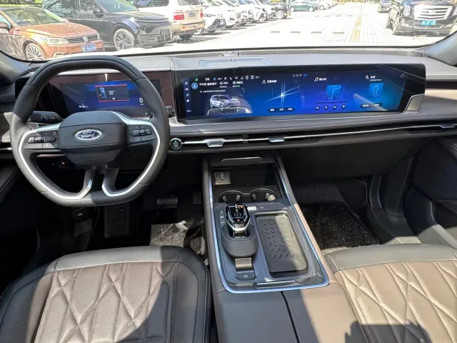 Ford Edge — Фото автомобиля 14