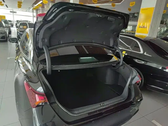 Toyota Avalon — Фото автомобиля 18