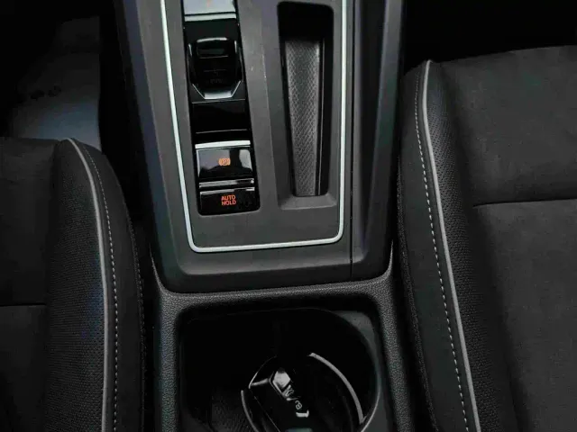 Volkswagen Golf — Фото автомобиля 15