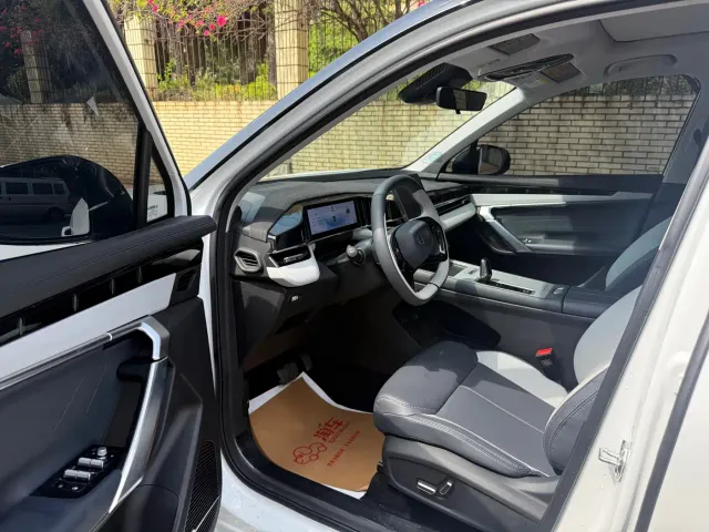 Geely Boyue L — Фото автомобиля 7