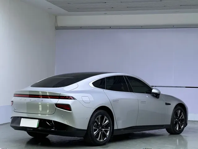 Xpeng P7 — Фото автомобиля 6