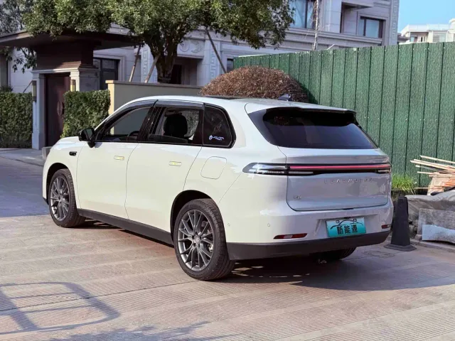 Leapmotor C10 — Фото автомобиля 8