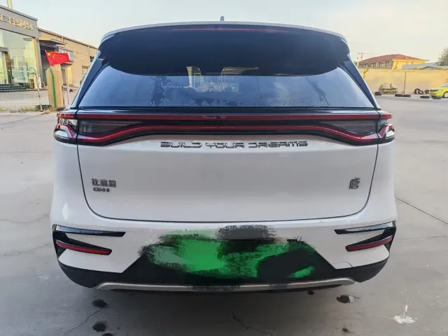 BYD Tang — Фото автомобиля 10