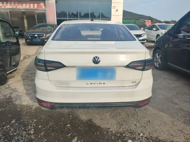 Volkswagen Lavida — Фото автомобиля 5