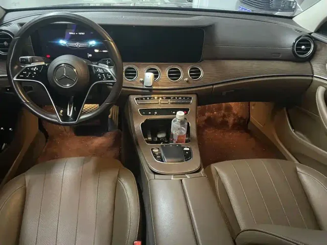 Mercedes-Benz E-Class — Фото автомобиля 9