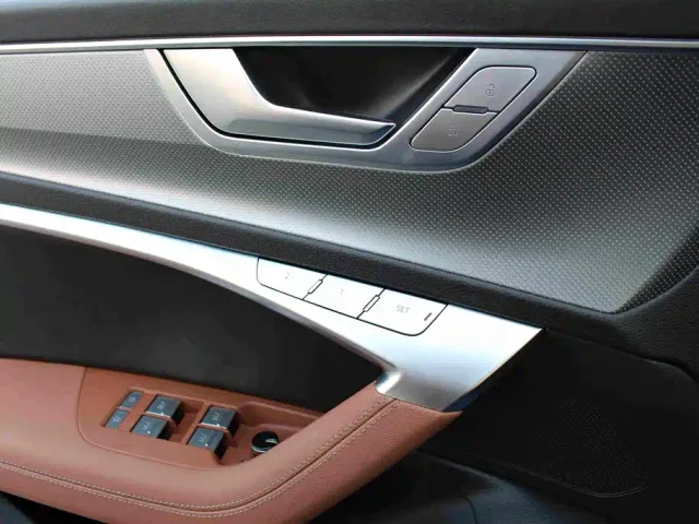 Audi A7L — Фото автомобиля 12