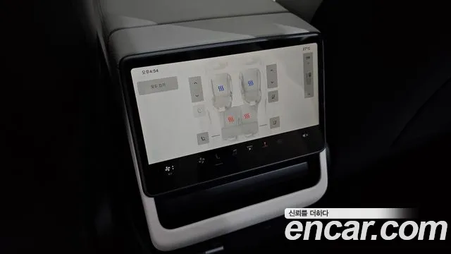 Tesla Model Y — Фото автомобиля 29