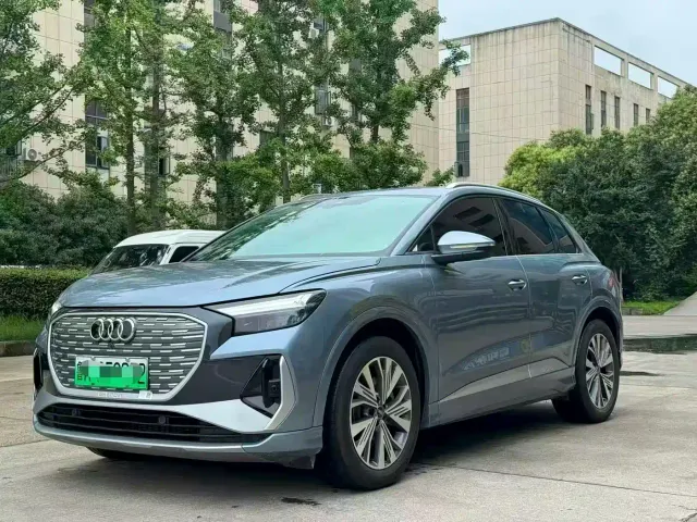Фотография автомобиля — Audi Q4 e-tron