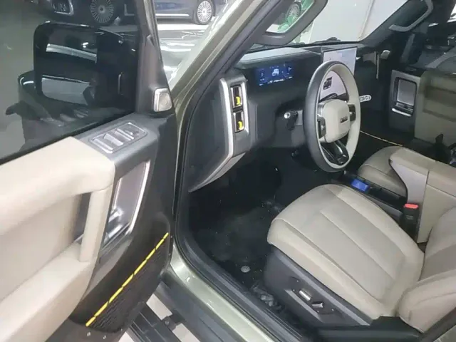 iCAR V23 — Фото автомобиля 15