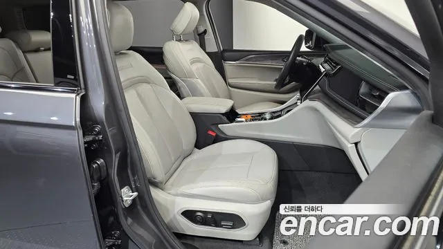 Jeep Cherokee Grand Cherokee(WL) L 3.6 Overland — Фото автомобиля 22