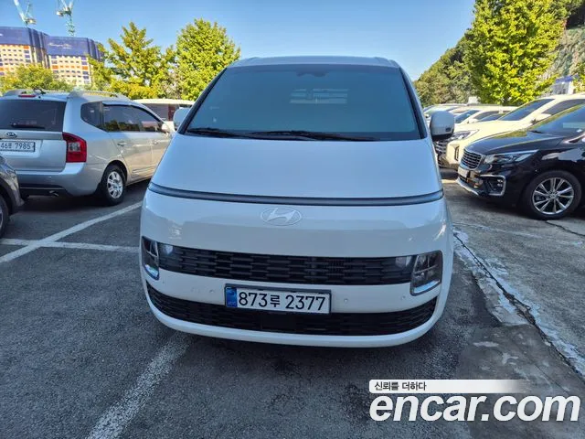 Фотография автомобиля — Hyundai Staria