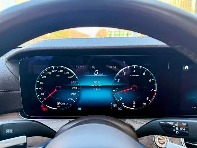 Mercedes-Benz E-Class — Фото автомобиля 10
