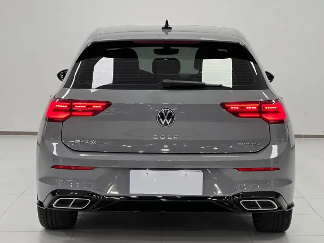 Volkswagen Golf — Фото автомобиля 15