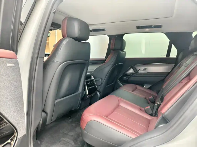 Land Rover Range Rover Sport — Фото автомобиля 11