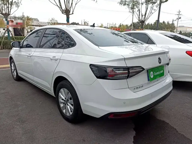 Volkswagen Lavida — Фото автомобиля 4