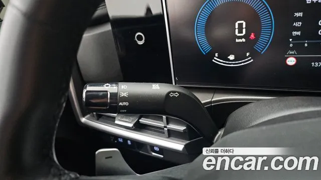 Hyundai Santafe Бензин 2.5T 2WD — Фото автомобиля 18