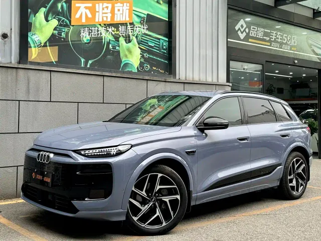 Фотография автомобиля — Audi Q6L e-tron