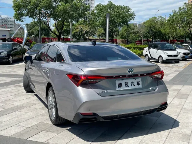 Toyota Avalon — Фото автомобиля 6