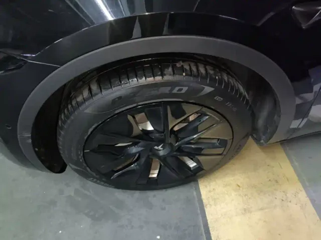 Tesla Model Y — Фото автомобиля 22