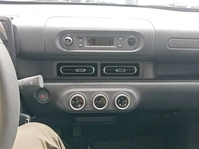 Wuling Zhiguang NEV — Фото автомобиля 12