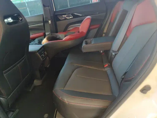 Changan Z6 — Фото автомобиля 14