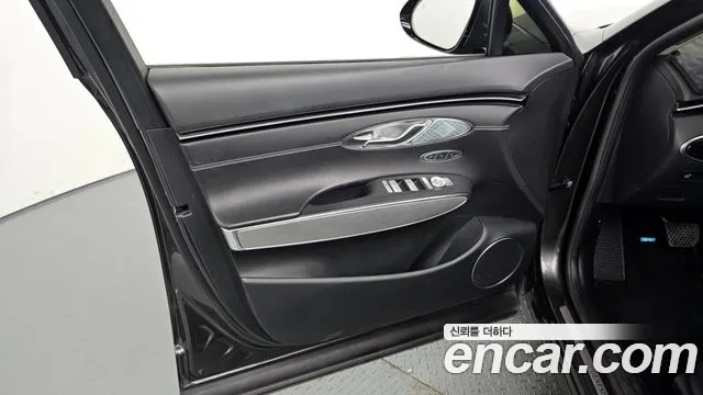 Genesis GV70 Electrified GV70 — Фото автомобиля 24