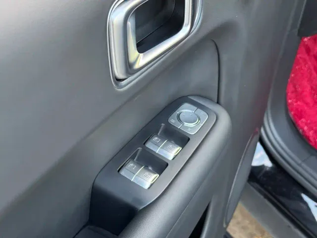 Li Auto L8 — Фото автомобиля 8