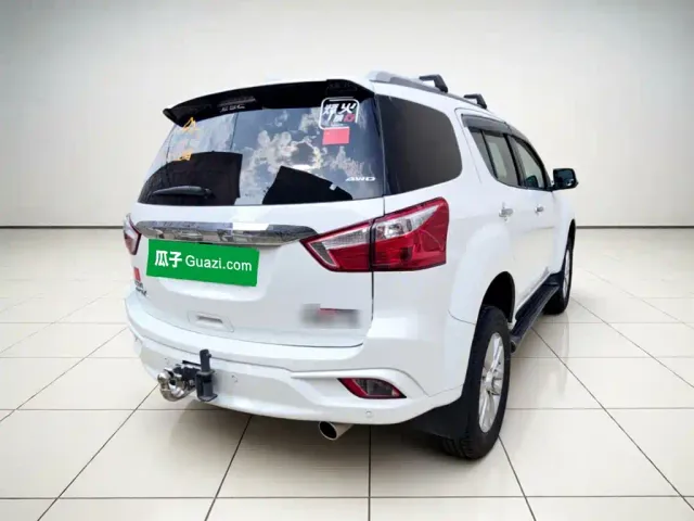 Isuzu mu-X Ranger — Фото автомобиля 6