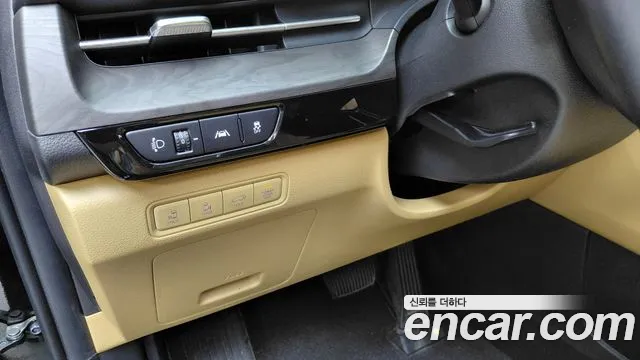 Kia Carnival Generation 4 — Фото автомобиля 25