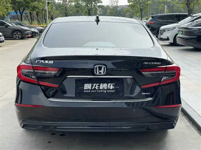 Honda Accord — Фото автомобиля 8