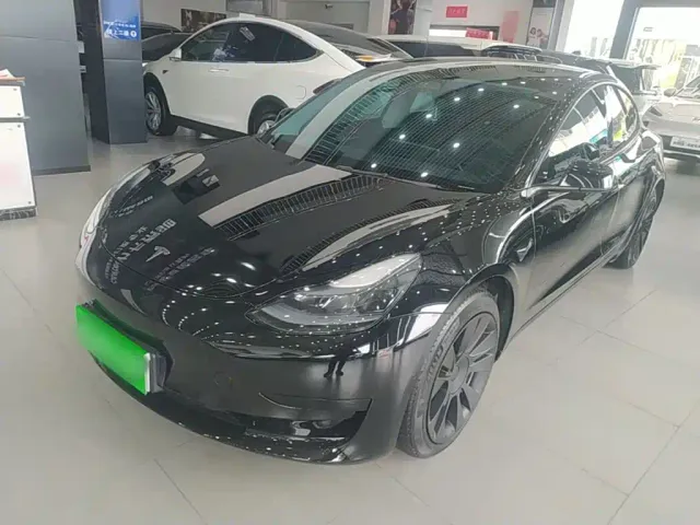 Фотография автомобиля — Tesla Model 3