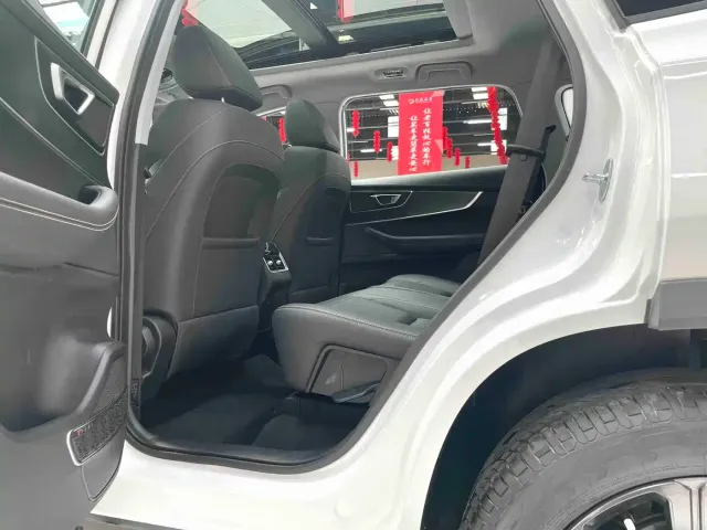 Chery Tiggo 8 — Фото автомобиля 10