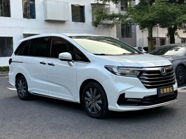 Honda Odyssey — Фото автомобиля 2
