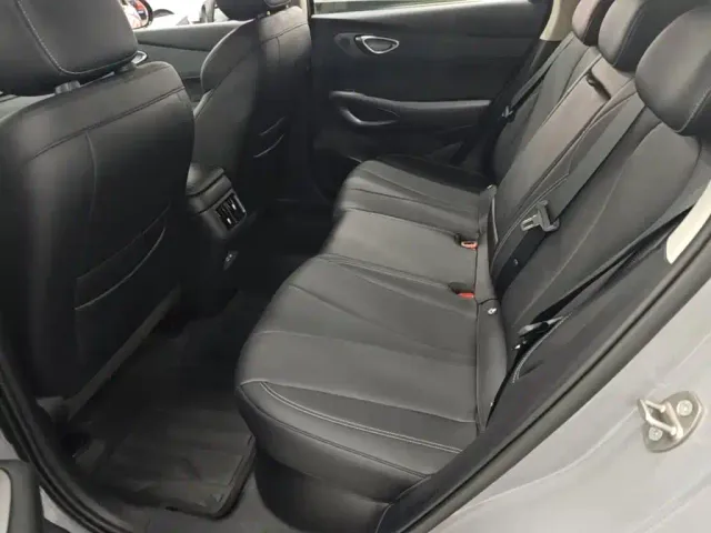 BYD Sealion 05 EV — Фото автомобиля 16