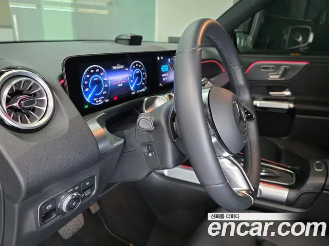 Mercedes-Benz EQB X243 — Фото автомобиля 13