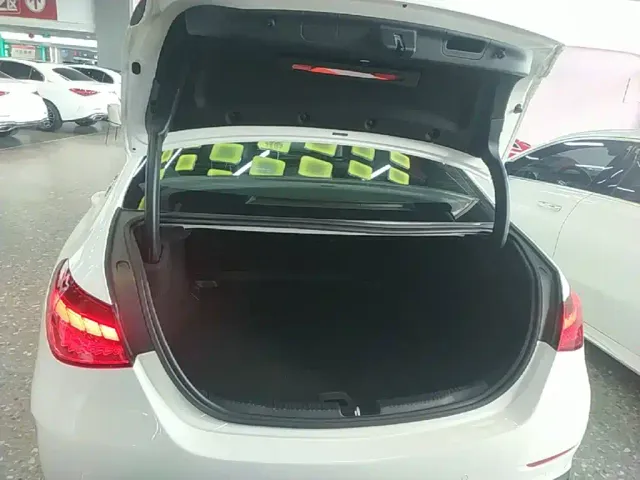 Mercedes-Benz C-Class — Фото автомобиля 18